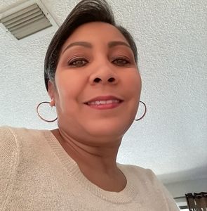 Meet your Posher, Gloria